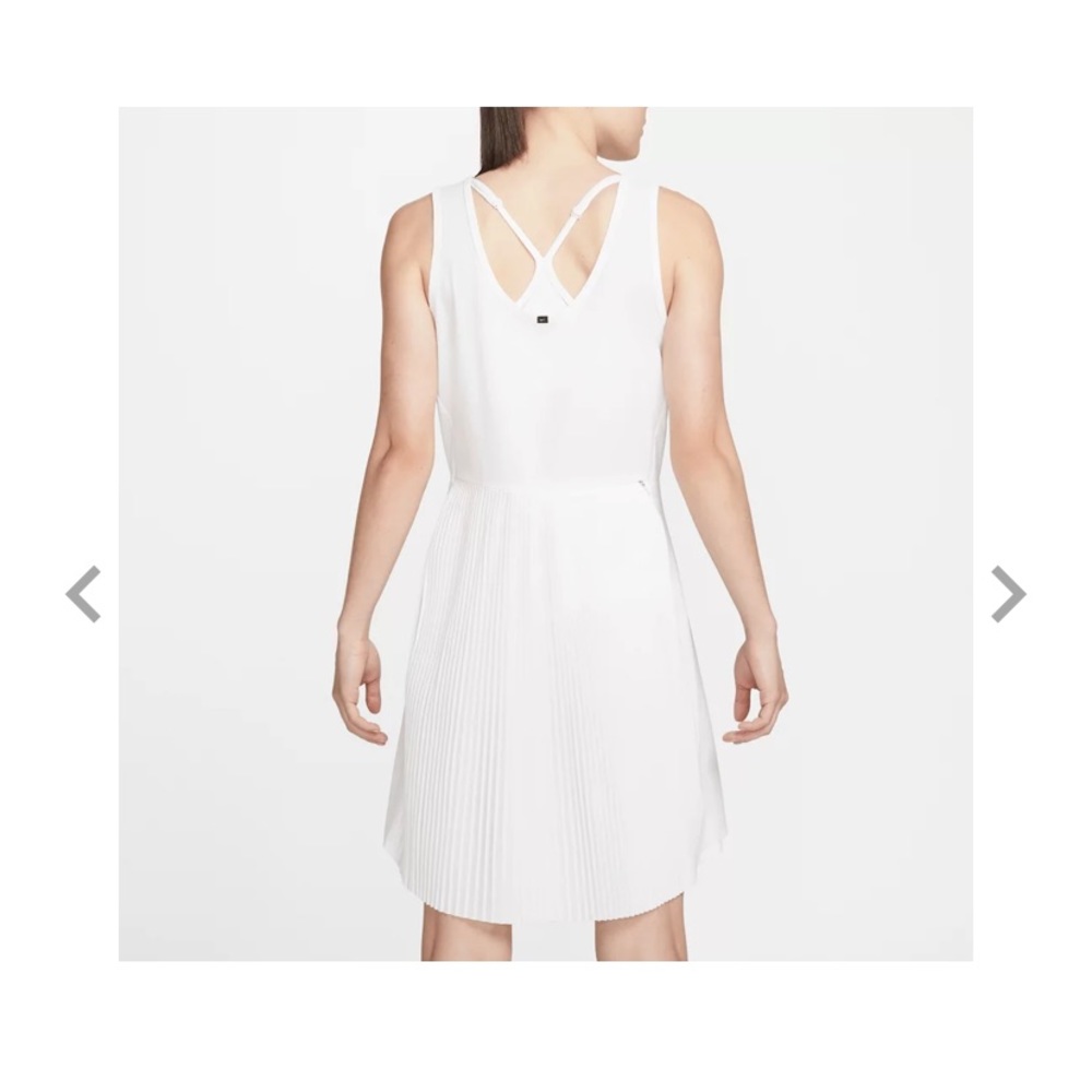 Nike DriFit women’s golf dress - Picture 2 of 8